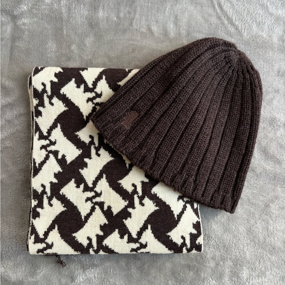 Juicy couture beanie and scarf set